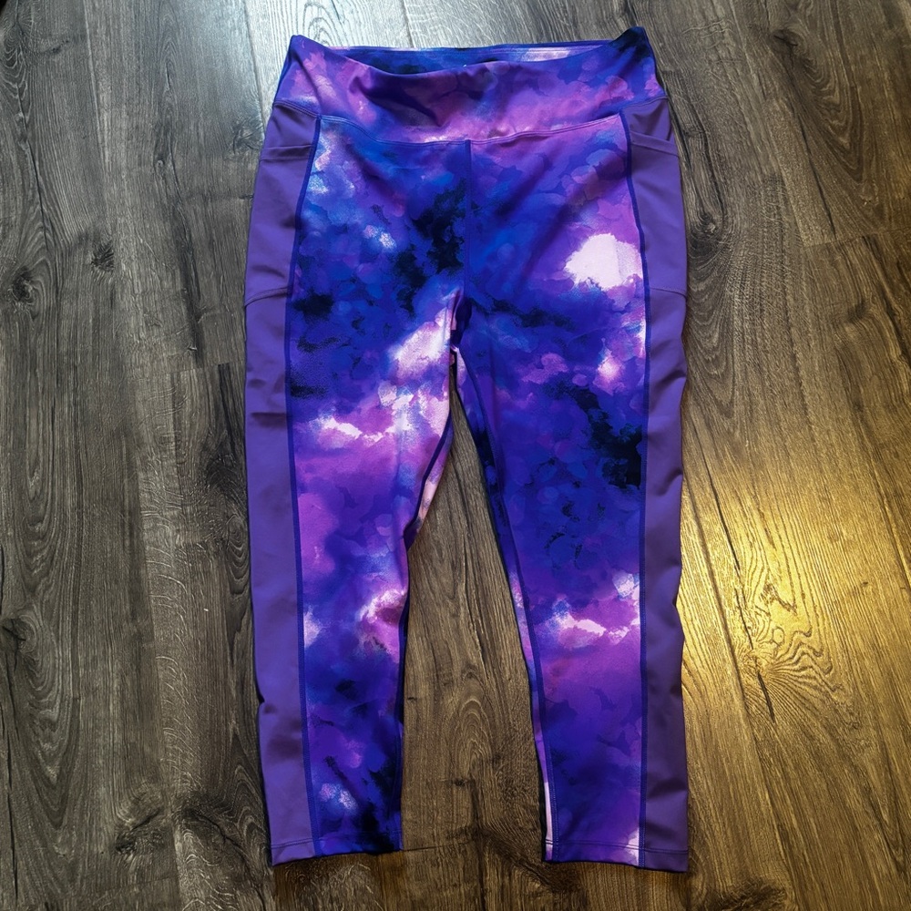 LuLaRoe Rise Capri Galaxy Leggings